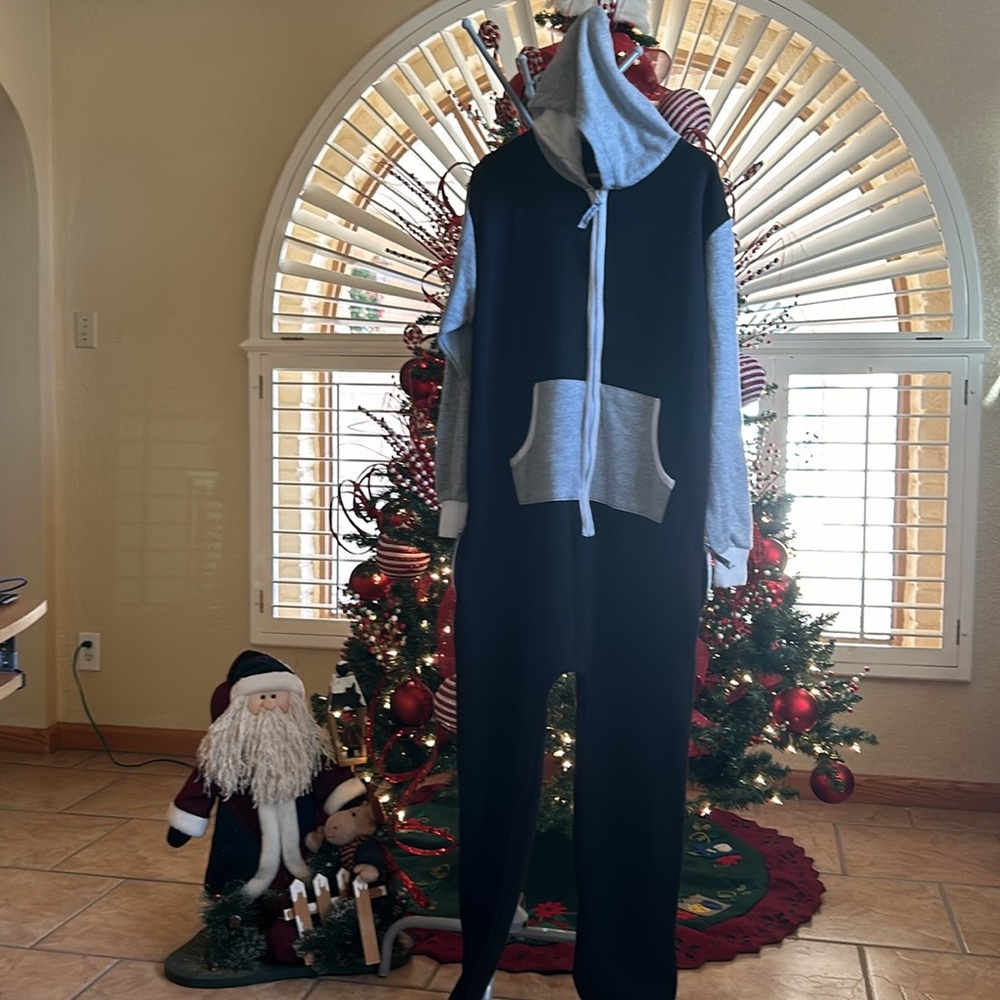 Unisex hooded onsie!!  Black and gray, front and side pockets.  Size XXL